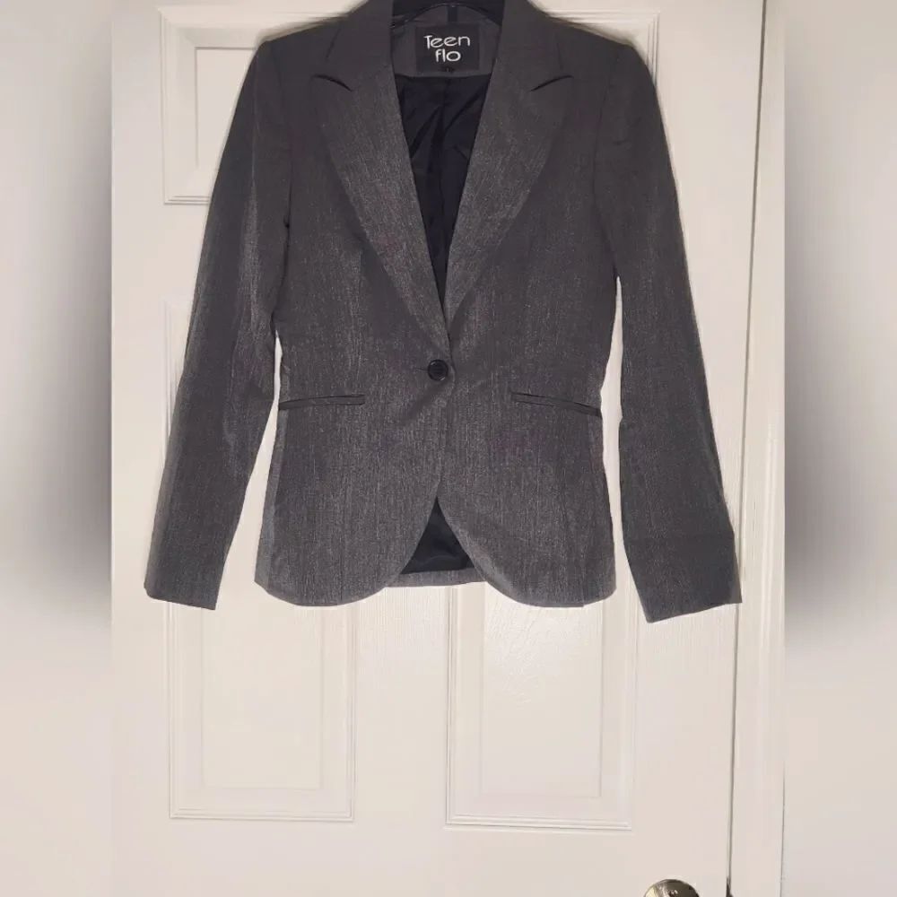 Teenflo 6 Gray Lined 1 Button Lngslv Women's Blazer